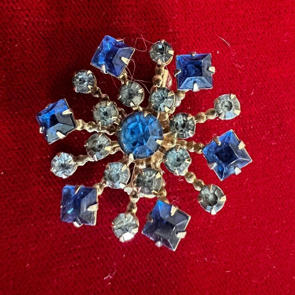 Vintage crystal brooch